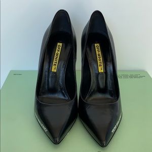 NEW OFF-WHITE LEATHER PUMPS SIZE 6